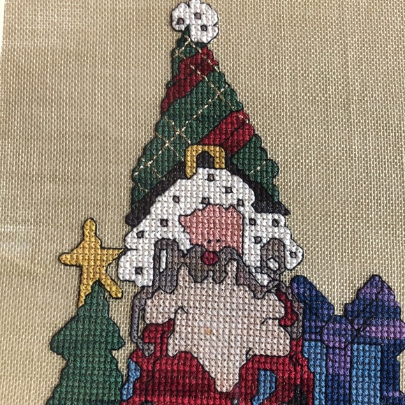 SANTA  GNOME  WITH GIFTS- HANDMADE NEEDLEPOINT - FREMED-BRAND NEW - Picture 3 of 9